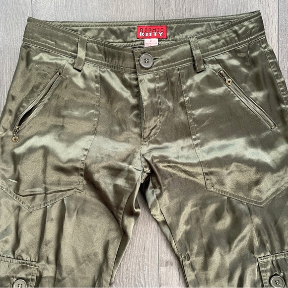 Atomic kitty y2k dark green shiny cargo pants - Picture 3 of 4